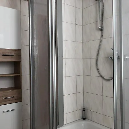 Gaeste- & In Sonderhausen Guentherstrasse 25 아파트 *